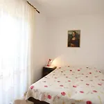 4 Person Labin Kapelica Raša