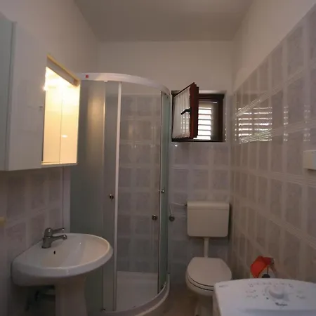 4 Person Labin Kapelica * Raša