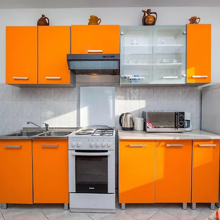 4 Person Labin Kapelica *